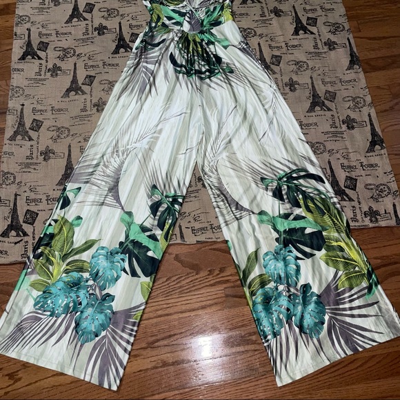 Fashion Nova NWT! Costa Rica Printed Green/Combo Jumsuit Size M - Picture 10 of 15